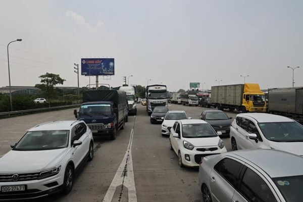 Hà Nội: Cấp thẻ ưu tiên cho xe hoạt động trên 