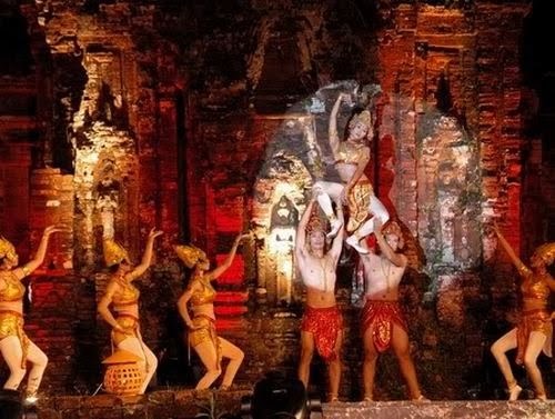 Bảo tồn, phát huy giá trị di sản gắn với phát triển du lịch - Anh 4