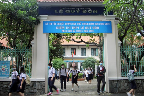 Đợt 2 kỳ thi tốt nghiệp THPT quốc gia 2021: Lo dịch Covid-19 không kịp “lắng” - Anh 1