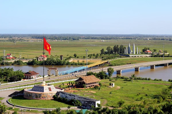 Tạo thế “chân kiềng” ở miền Trung - Anh 1