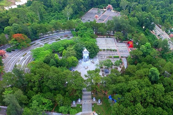 Tạo thế “chân kiềng” ở miền Trung - Anh 2