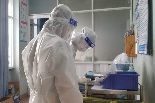 Sau 1 ngày kêu gọi, hơn 1.300 người tình nguyện tham gia chống dịch tại TP HCM - Anh 1