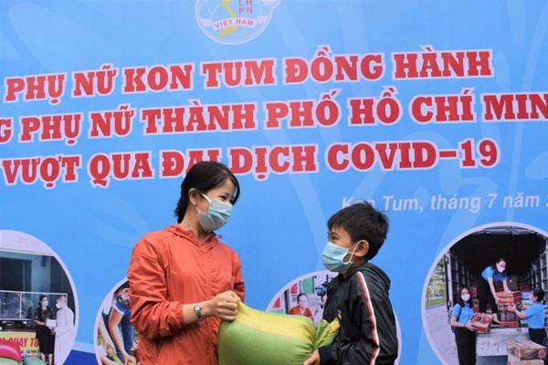 Kon Tum với những chuyến xe nghĩa tình đến TP.HCM - Anh 2
