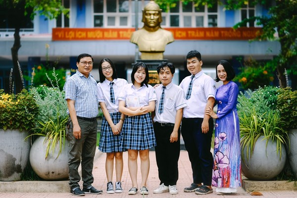 Chàng trai điểm 10 môn Văn muốn theo học ngành báo chí - Anh 1