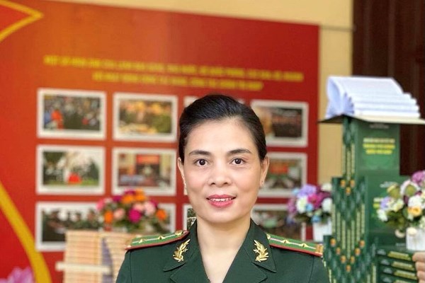 Người nghệ sĩ mang quân hàm xanh - Anh 1