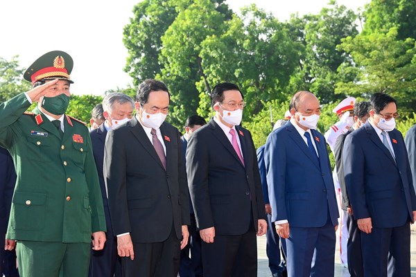 Lãnh đạo Đảng, Nhà nước tưởng niệm các anh hùng liệt sĩ - Anh 2