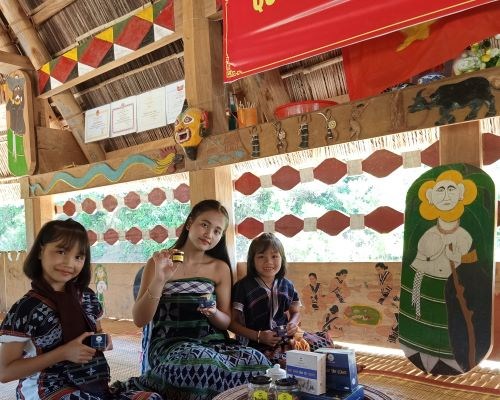 Khám phá văn hóa làng Cơtu tại Làng Du lịch cộng đồng Ta Lang - Anh 2