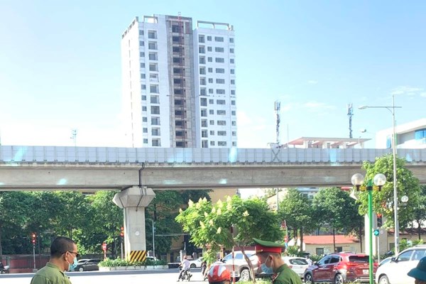 Bí thư Thành ủy Hà Nội: Nếu còn những vi phạm sẽ ảnh hưởng tiêu cực đến kết quả chống dịch của TP - Anh 1