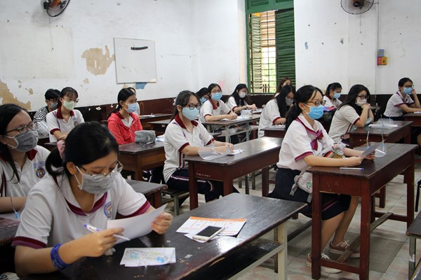 Điểm thi tốt nghiệp THPT hầu hết thấp hơn điểm học bạ - Anh 1
