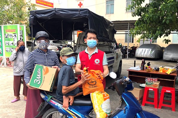 TP.HCM: Trên 8,2 tỉ đồng thực hiện “Chuyến xe nghĩa tình - Chung tay đẩy lùi dịch bệnh Covid-19” - Anh 2