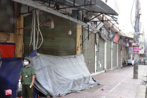 Chống dịch ở một địa bàn “lắm trường nhiều chợ” - Anh 4