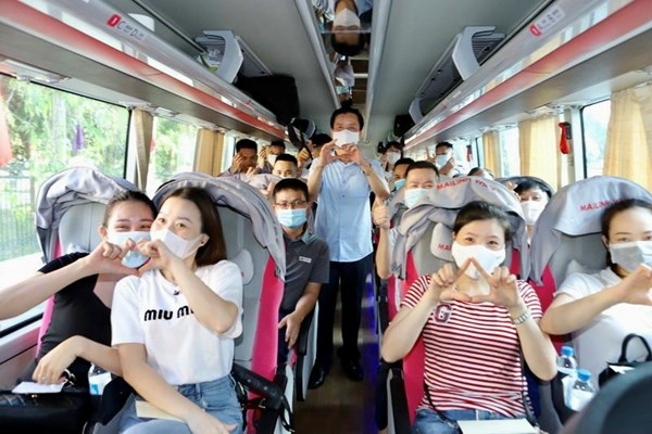 Tỉnh Thanh Hóa tiếp tục cử thêm 50 y, bác sĩ vào TP Hồ Chí Minh và tỉnh Bình Dương chống dịch - Anh 3