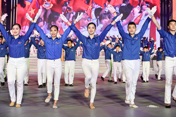 Bàn về thị hiếu thẩm mỹ của giới trẻ trong bối cảnh hội nhập - Anh 3