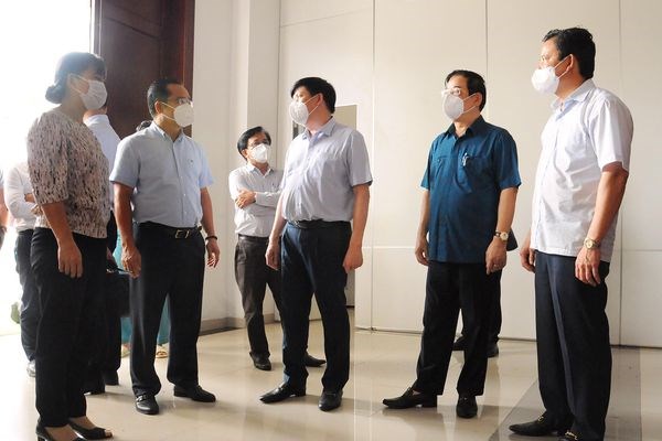 Bộ Y tế tăng cường nhân lực tinh nhuệ hỗ trợ 12 tỉnh miền Tây Nam Bộ phòng chống dịch - Anh 1
