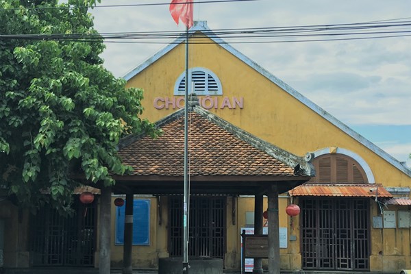 Hội An ngày đầu tiên giãn cách theo Chỉ thị 16 toàn thành phố - Anh 2