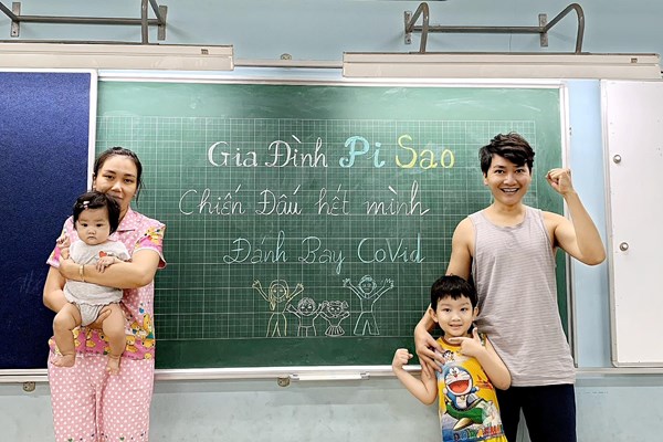 Diễn viên mắc Covid-19 Minh Đức vận động trao quà trong khu cách ly - Anh 1