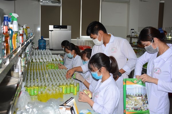 Băn khoăn về thời gian tựu trường mùa dịch - Anh 1
