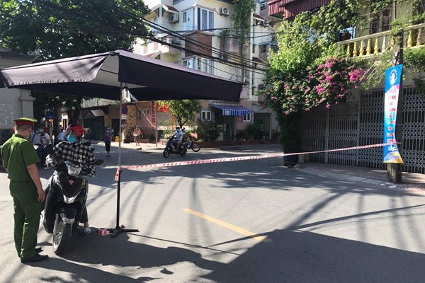 Hà Nội: Tiếp tục thực hiện giãn cách toàn xã hội đến ngày 23.8 - Anh 1