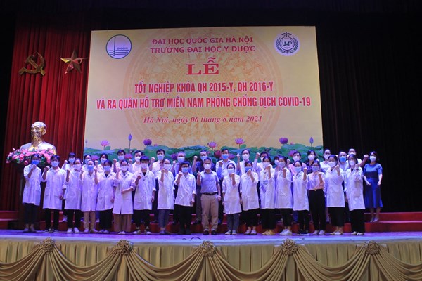 Nhận xong bằng tốt nghiệp, cử nhân ĐH Y dược lên đường vào Nam chống dịch - Anh 2