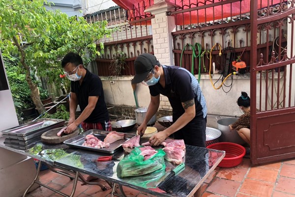 Hà Nội: Những suất cơm miễn phí ấm lòng mùa dịch - Anh 2