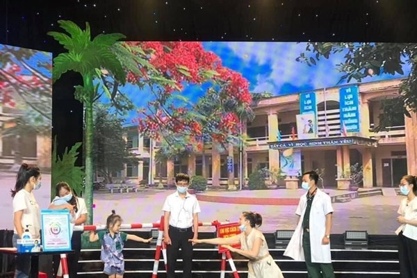 Tranh co dong, kich tuyen truyen phong chong dich Covid-19 - Anh 13