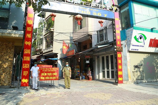 Hà Nội trong 15 ngày giãn cách tiếp theo: Phát huy tối đa chức năng của Tổ Covid cộng đồng - Anh 1
