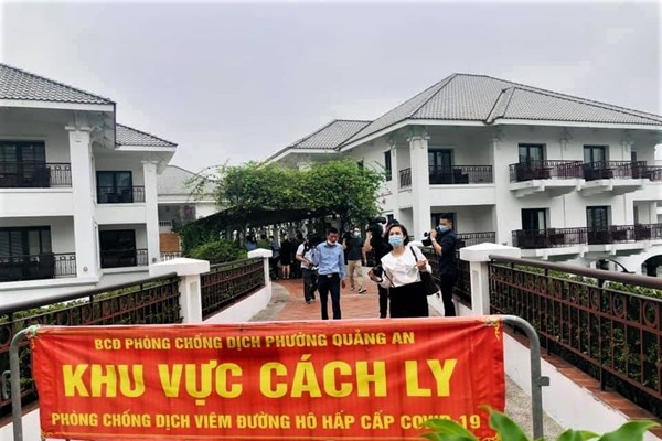 Tuyen truyen co dong phong, chong Covid-19: “Chia lua” tren moi neo duong - Anh 1