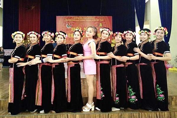 Bong hoa xinh dep giua dat troi Lai Chau - Anh 3