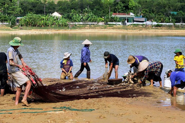 Người lao động, doanh nghiệp Hà Tĩnh mong sớm được nhận gói hỗ trợ 62.000 tỷ… - Anh 1