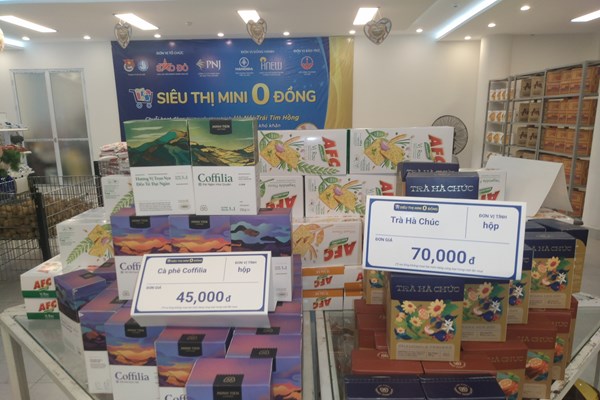 Quận Tây Hồ mở siêu thị  0  đồng phục vụ 1000 người có hoàn cảnh khó khăn - Anh 2