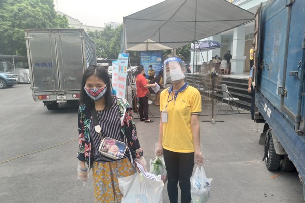 Quận Tây Hồ mở siêu thị  0  đồng phục vụ 1000 người có hoàn cảnh khó khăn - Anh 4