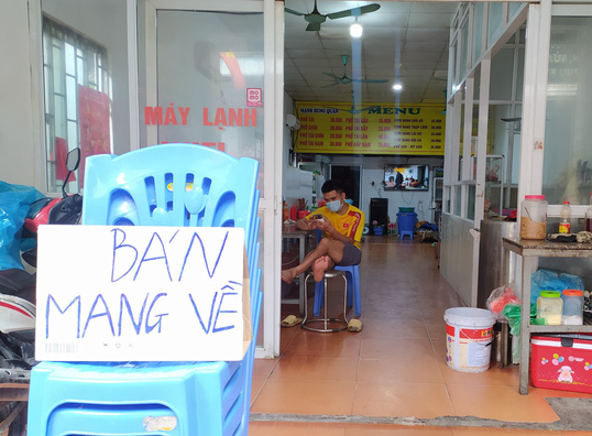 Thanh Hóa tạm dừng bán hàng ăn, uống tại chỗ, chỉ bán mang về - Anh 1