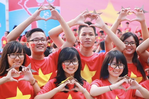 Xây dựng con người có nhân cách, lối sống tốt đẹp - Anh 2