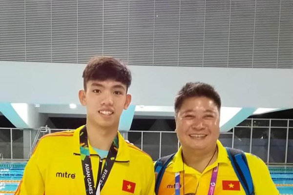 Chuyên gia đội tuyển Bơi qua đời - Anh 1