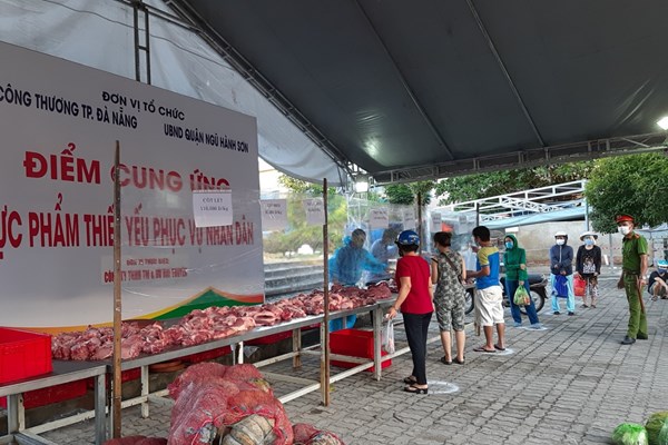 Đà Nẵng trước giờ phong tỏa - Anh 1