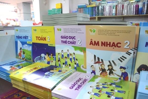 Đề nghị đưa sách vào diện mặt hàng thiết yếu - Anh 1