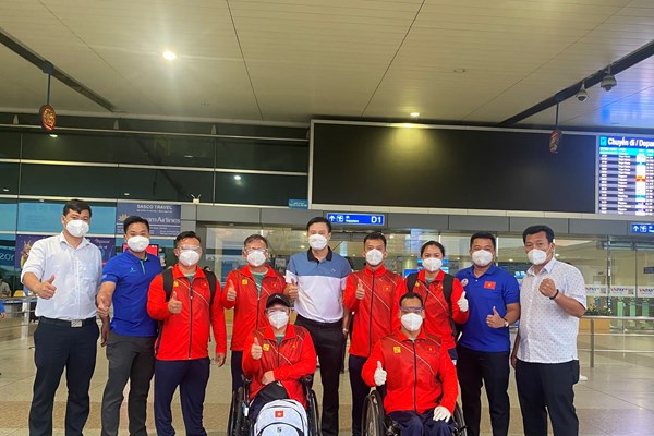 Đội Điền kinh, Cử tạ gia nhập Làng VĐV Paralympic - Anh 1