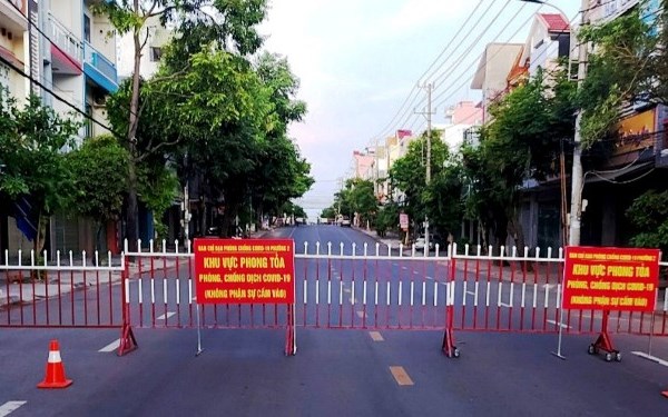 Tăng cường giãn cách xã hội, đẩy mạnh các biện pháp phòng, chống dịch Covid-19 - Anh 1