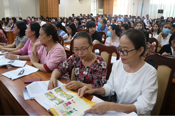 Chương trình GDPT mới: Hướng đi đúng nhưng triển khai khó khăn - Anh 1