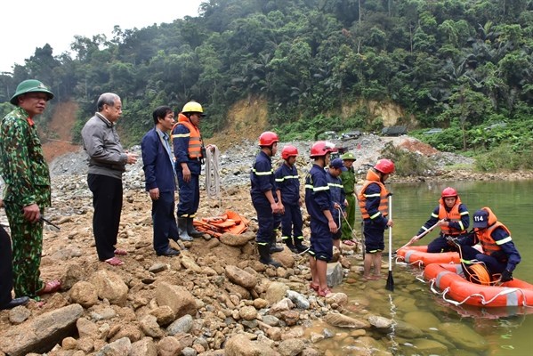 Xuất cấp không thu tiền vật tư, thiết bị phòng chống thiên tai và tìm kiếm cứu nạn - Anh 1