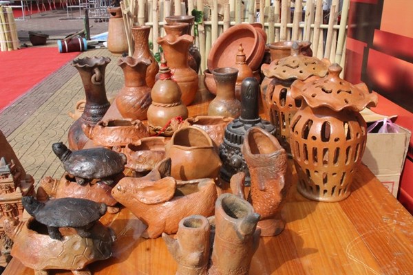 Nỗ lực bảo tồn gốm Chăm - Anh 3