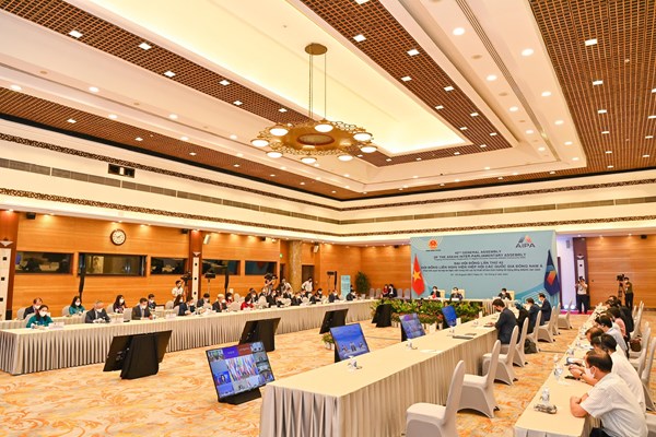 Bế mạc Đại hội đồng AIPA-42 - Anh 3