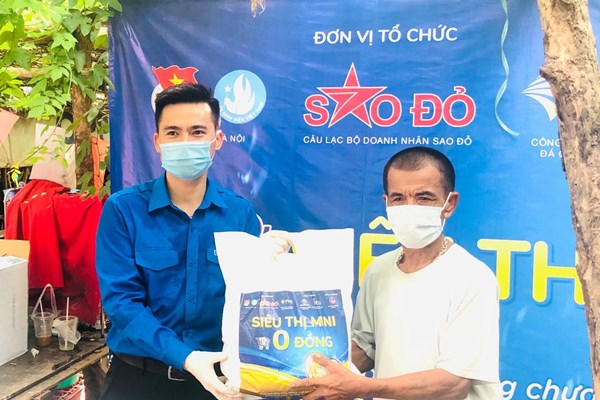 Mang yêu thương tới Xóm ngụ cư - Anh 8