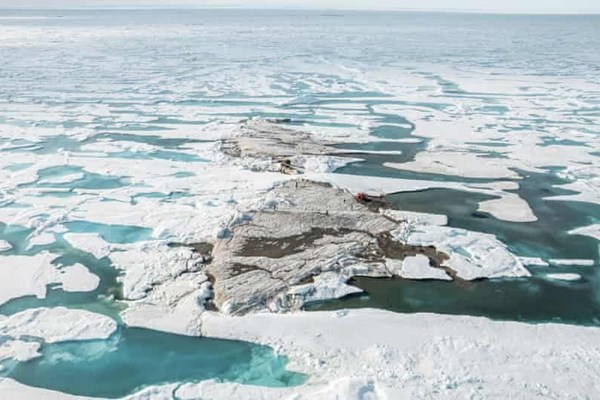 Phát hiện điểm cực Bắc của thế giới ở ngoài khơi Greenland - Anh 1