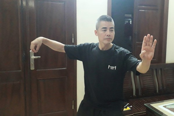 Hướng dẫn người cao tuổi tập thể dục tại nhà - Anh 1