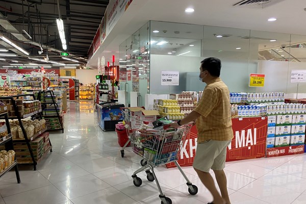 Thừa Thiên Huế kêu gọi người dân không đổ xô đi mua hàng hóa - Anh 1