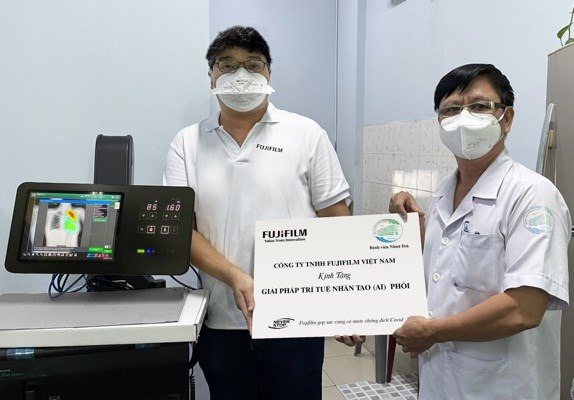 Đưa robot và giải pháp trí tuệ nhân tạo AI trong điều trị bệnh nhân Covid-19 - Anh 2