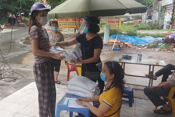 Nghĩa tình tổ dân phố giữa mùa dịch - Anh 1