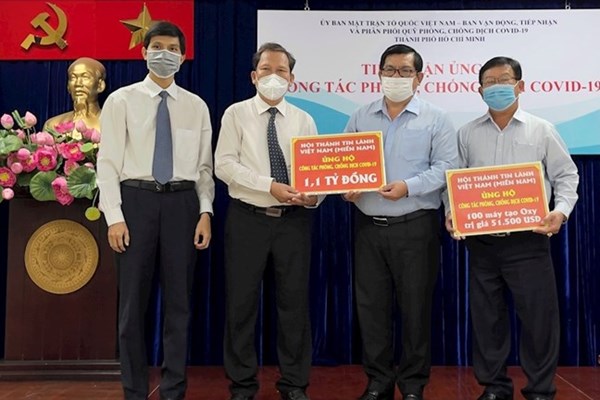Các tôn giáo đồng hành cùng dân tộc trong cuộc chiến chống đại dịch Covid-19 - Anh 3