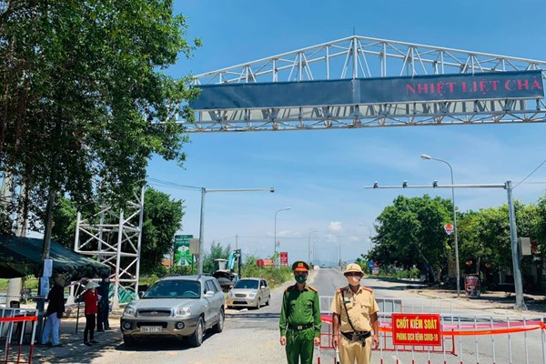 Thủ tướng chỉ đạo tăng cường phòng, chống dịch Covid-19 trong kỳ nghỉ lễ 2.9 - Anh 1